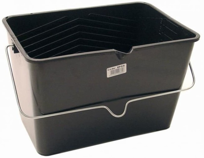 10ltr-black-plastic-paint-scuttle